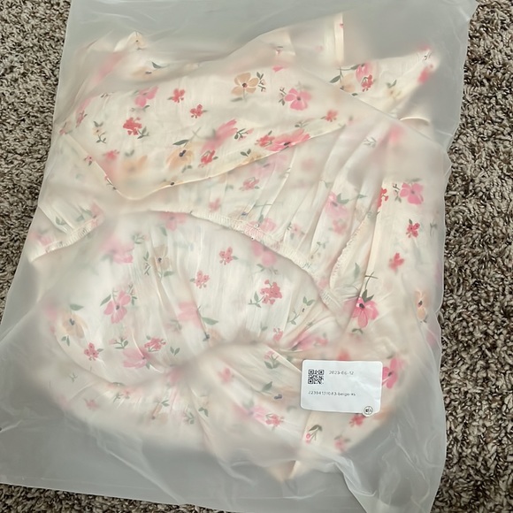 JardinVue Floral Maxi Dress - Picture 4 of 8